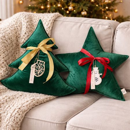 Świąteczne poduszki dekoracyjne z zielonego weluru – choinka i gwiazda | komplet