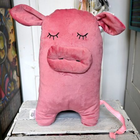 Poduszka świnka – ręcznie szyta dekoracja i przytulanka