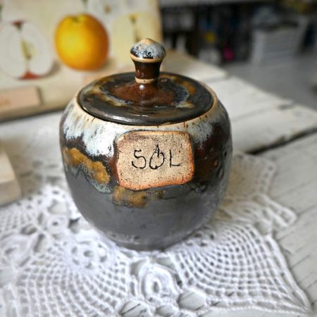 Naczynie ceramiczne na sól