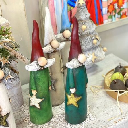 Gipsowa Figurka Skrzat Świąteczny